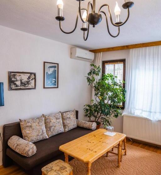 Семейный Номер, Toni's Guest House