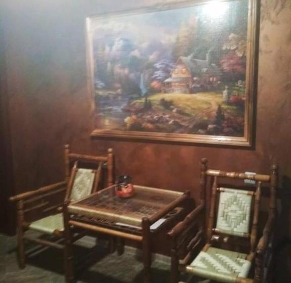 Трехместный Номер Стандарт с Балконом, Veselata Guest House