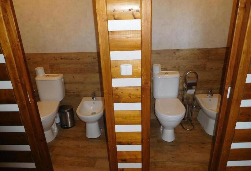 דירת שלושה חדרים, Pension H