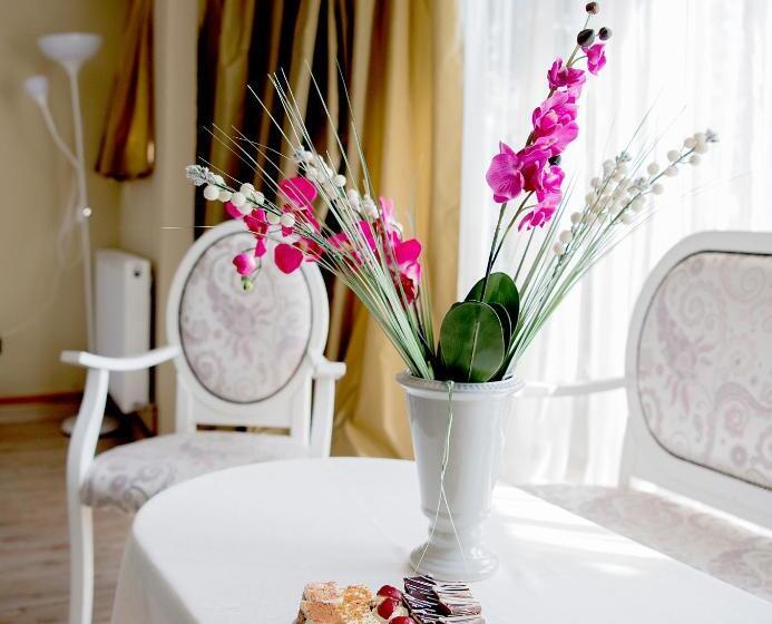 スイート, Pensiunea Un Baiat Si O Fata