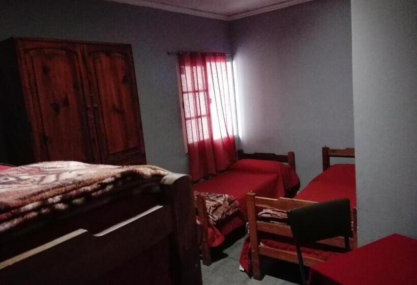 اتاق استاندارد چهار تخته, Hostal Namaste