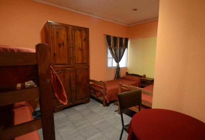 اتاق استاندارد چهار تخته, Hostal Namaste