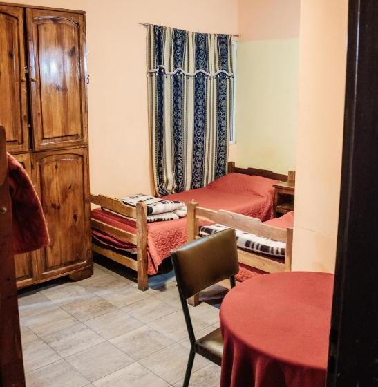 اتاق استاندارد چهار تخته, Hostal Namaste