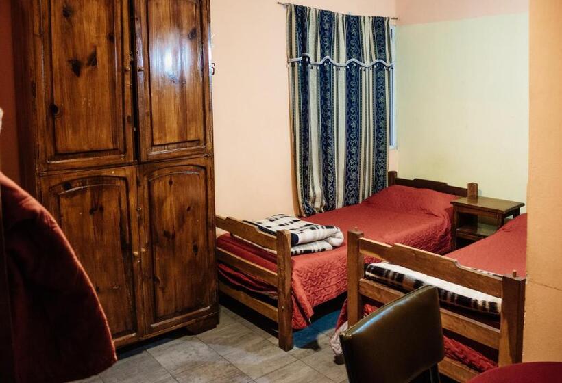 اتاق استاندارد چهار تخته, Hostal Namaste