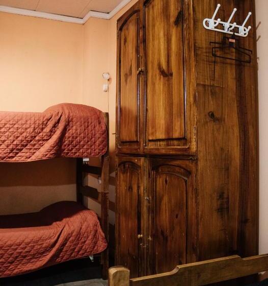 اتاق استاندارد چهار تخته, Hostal Namaste