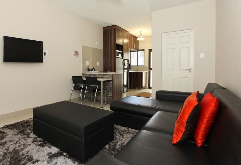 استودیوی استاندارد, Hillside Executive Accommodation