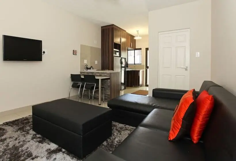 استودیوی استاندارد, Hillside Executive Accommodation