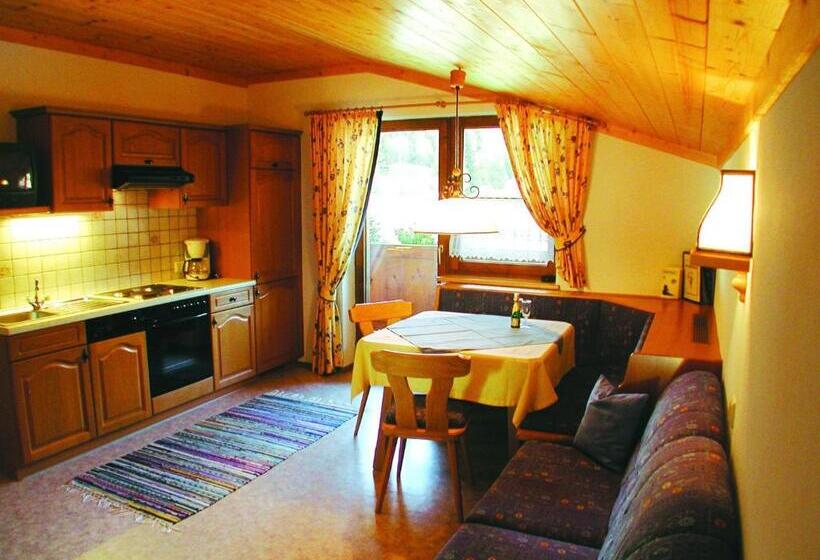 Apartamento 1 Dormitório com Sacada, Feriengut Lackenhof