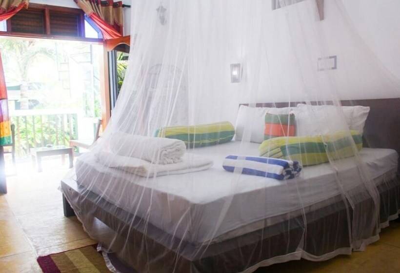 اتاق لوکس, Frangipani Beach Villa