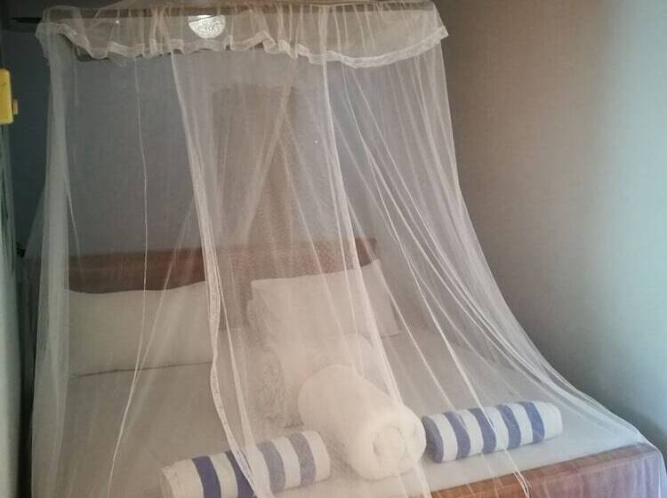 Трехместный Номер Deluxe, Frangipani Beach Villa