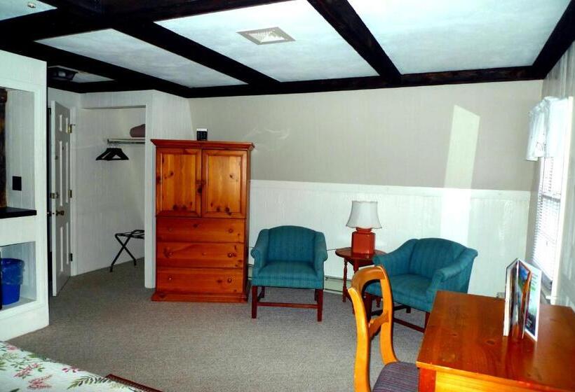 غرفة قياسية سرير كينج, Old Field House