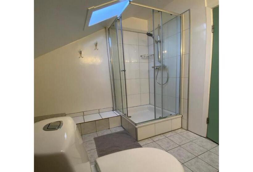 اتاق استاندارد سه نفره, Sudur Bár Guesthouse