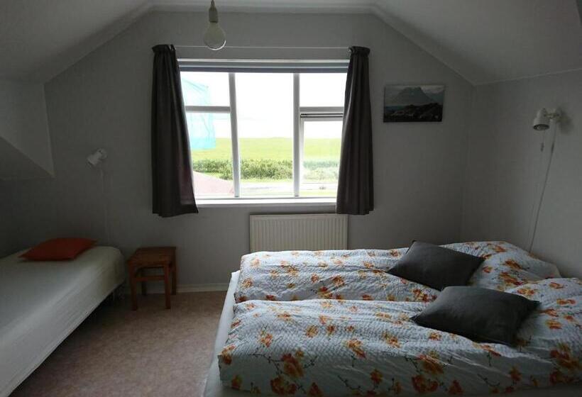 اتاق استاندارد سه نفره, Sudur Bár Guesthouse