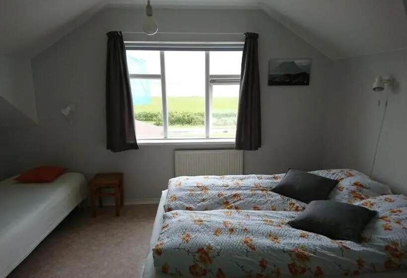 اتاق استاندارد سه نفره, Sudur Bár Guesthouse