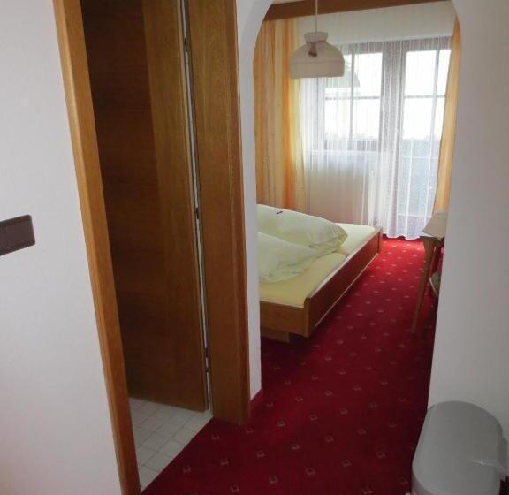 Номер Стандарт, Alpenhäusl