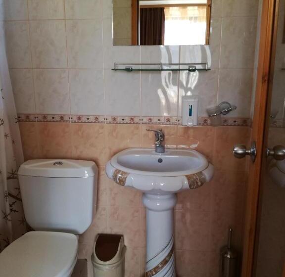 جناح جونيور, Guest Rooms Grachenovi