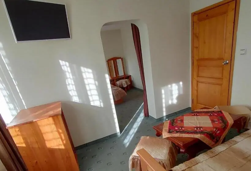 سوییت جونیور, Guest Rooms Grachenovi