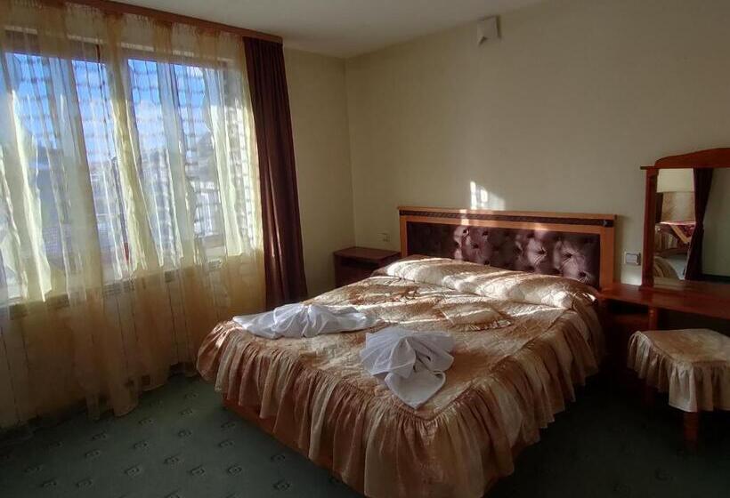 جناح جونيور, Guest Rooms Grachenovi