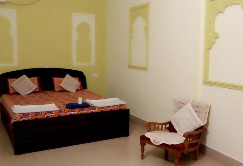 スーペリアールーム, Shivam Tourist Guest House