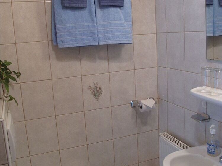 Standard Kolmen Hengen Huone, Ski Lodge Jaktman