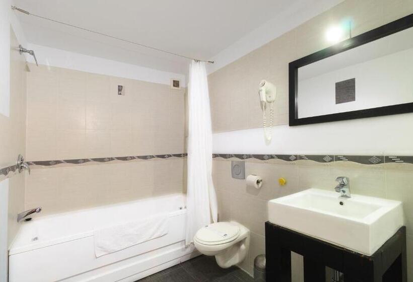 Номер Стандарт, The Ghetto