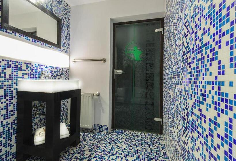 Номер Стандарт, The Ghetto