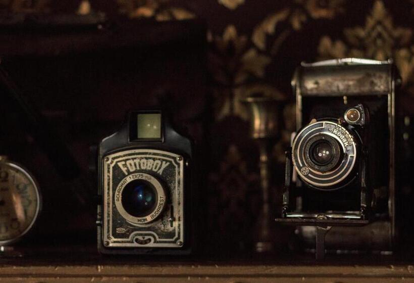 Вилла 1 Спальня, The Ghetto