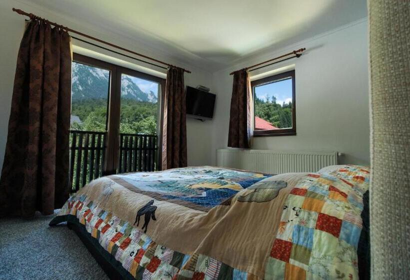 Номер Deluxe Вид на Горы, The Ghetto