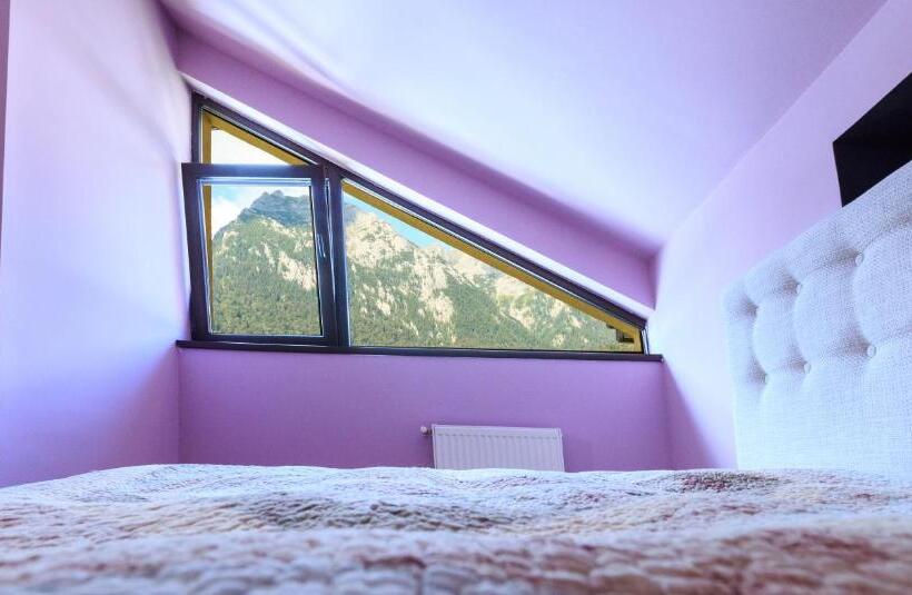 Номер Deluxe Вид на Горы, The Ghetto