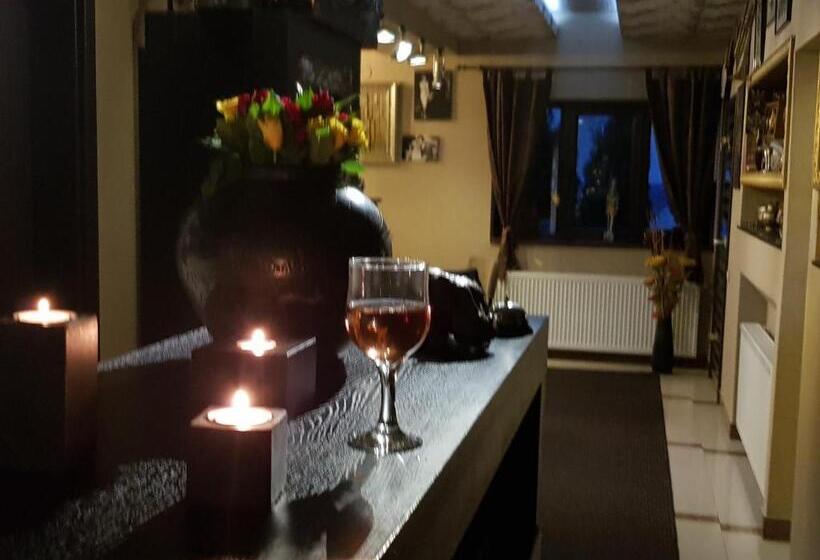 Вилла 1 Спальня, The Ghetto