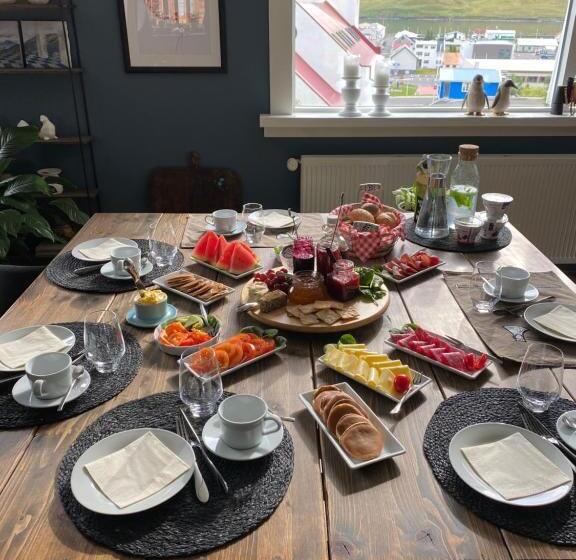 اتاق استاندارد سه تخته با سرویس بهداشتی مشترک, The Herring House