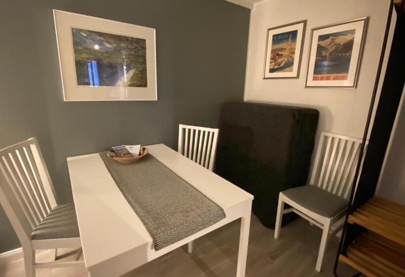 اتاق استاندارد سه تخته با سرویس بهداشتی مشترک, The Herring House