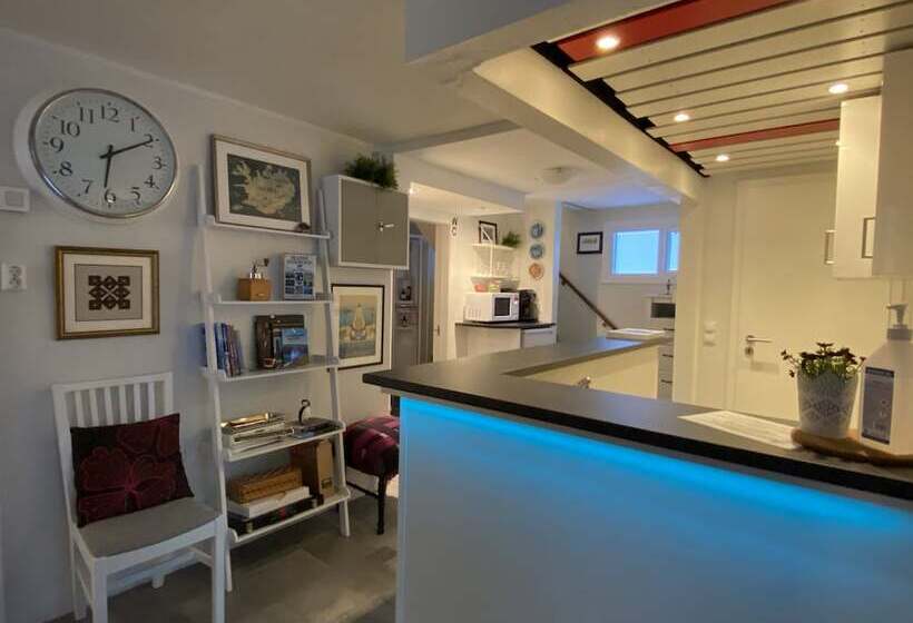 اتاق استاندارد سه تخته با سرویس بهداشتی مشترک, The Herring House