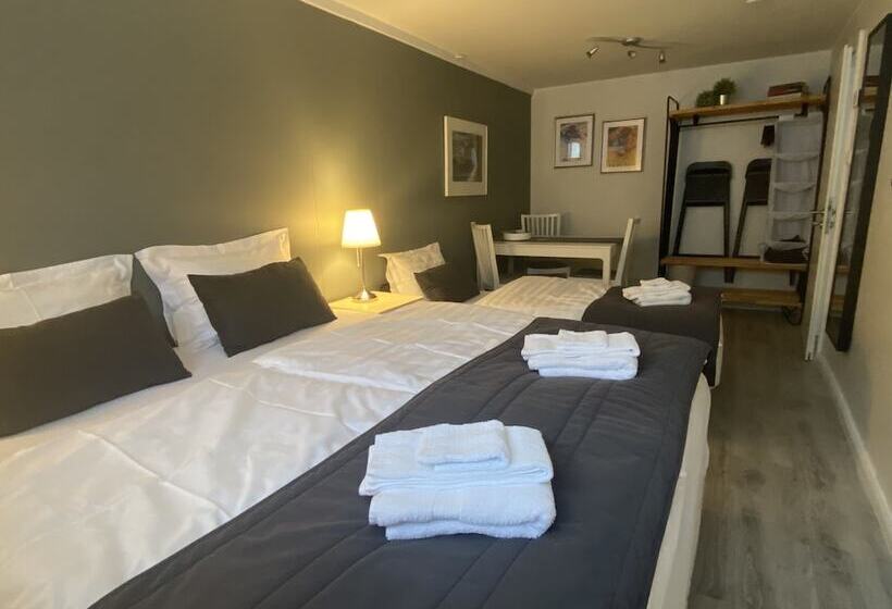 اتاق استاندارد سه تخته با سرویس بهداشتی مشترک, The Herring House