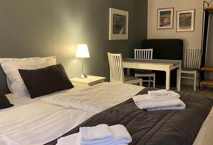 اتاق استاندارد سه تخته با سرویس بهداشتی مشترک, The Herring House