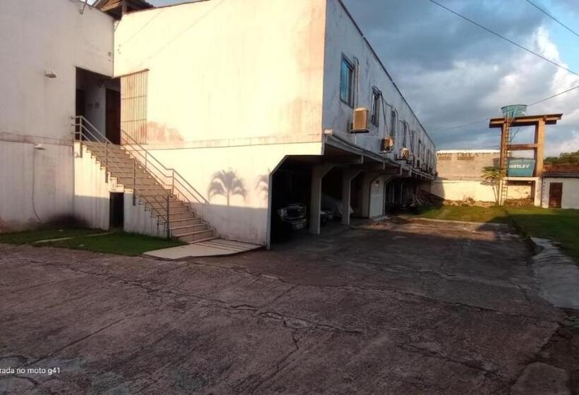 غرفة قياسية ثلاثية, Residencial Dom Fernando