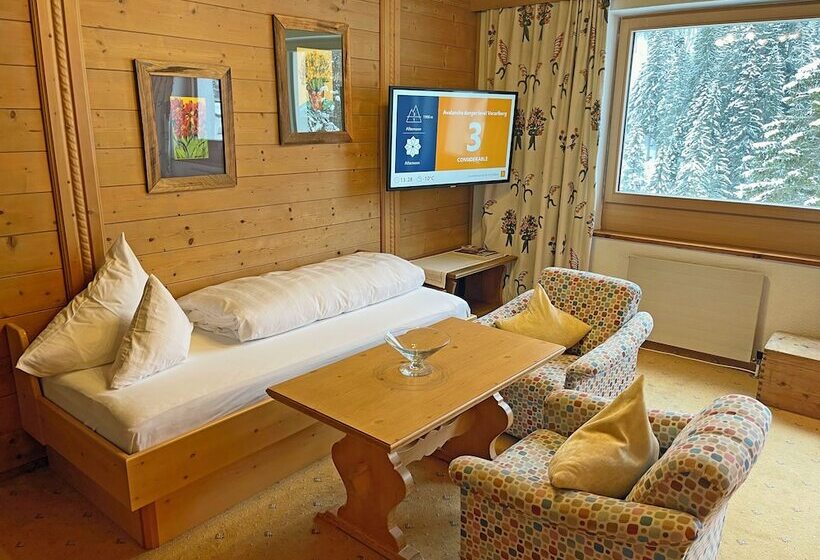 デラックストリプルルーム, Alkira