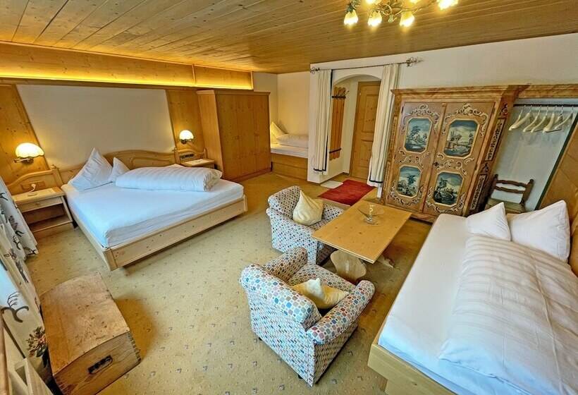 デラックストリプルルーム, Alkira