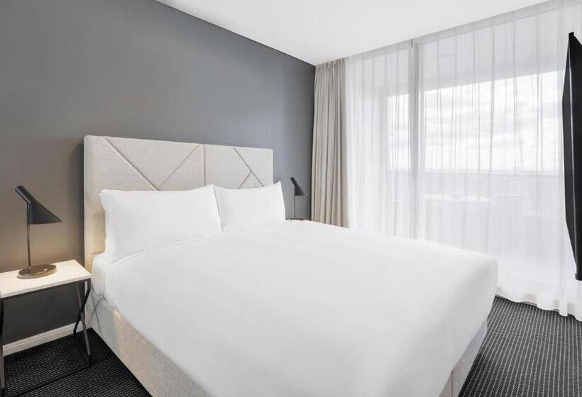 Люкс, Meriton Suites Zetland