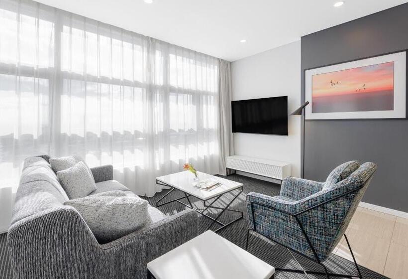 Люкс, Meriton Suites Zetland