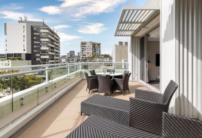 Люкс 3 Спальни, Meriton Suites Zetland