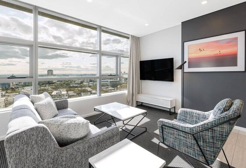 Люкс, Meriton Suites Zetland