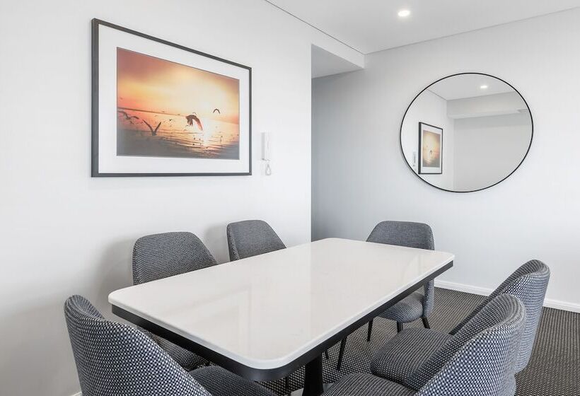 Люкс 2 Спальни, Meriton Suites Zetland