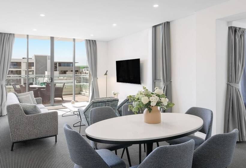 Люкс 3 Спальни, Meriton Suites Zetland