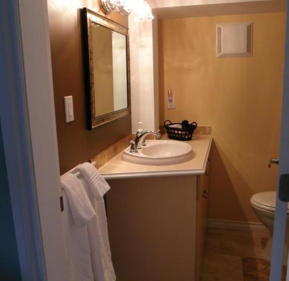 带大床的套房, Above The Inlet