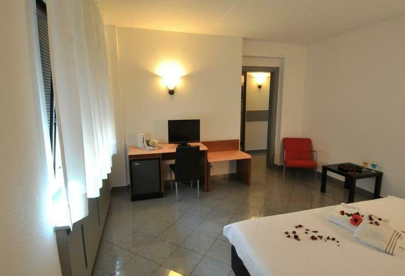 חדר סטנדרט, Bahnhof Haus