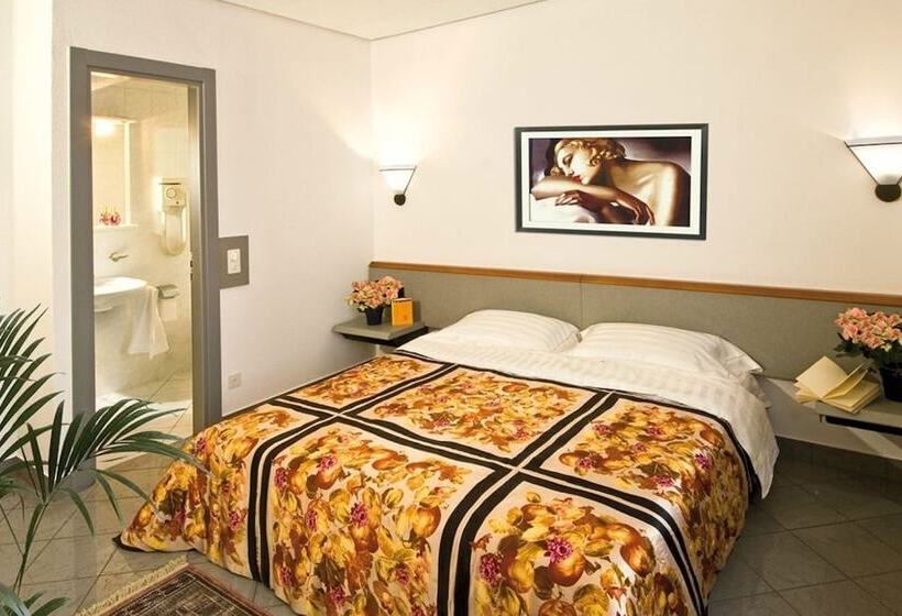 غرفة قياسية, Bahnhof Haus