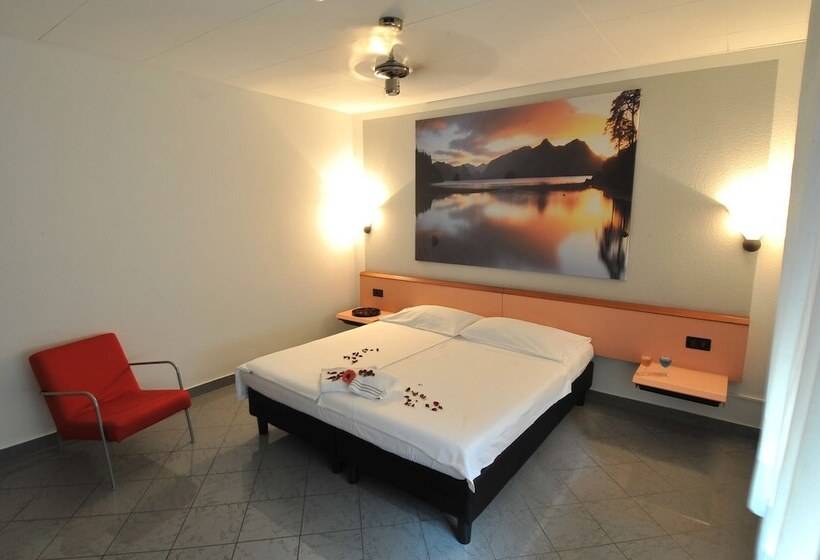 غرفة قياسية, Bahnhof Haus