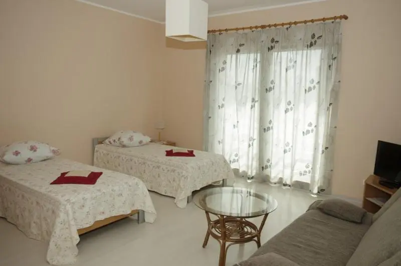 اتاق استاندارد سه نفره, Europe Guesthouse