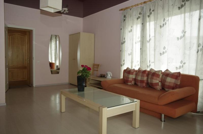 اتاق خانوادگی, Europe Guesthouse